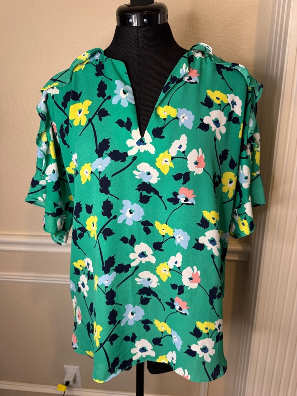 Green Floral V-Neck Ruffle Sleeve Top